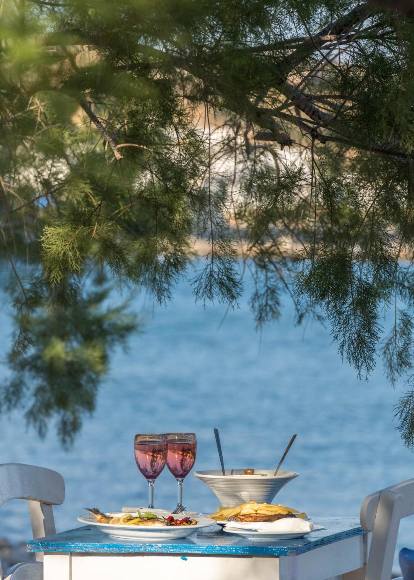 Minoa Sea Rooms Tsoútsouros Екстериор снимка