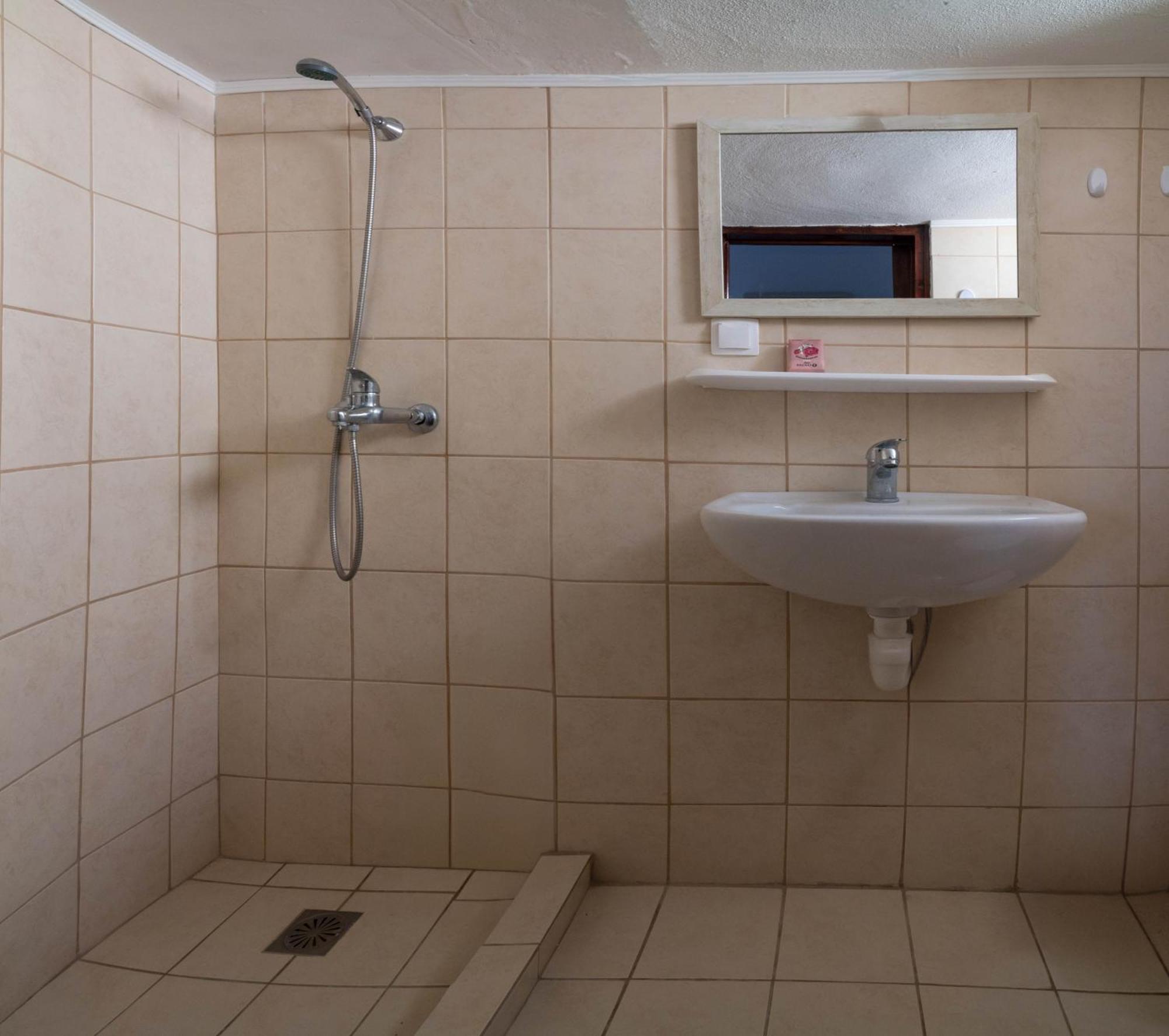 Minoa Sea Rooms Tsoútsouros Екстериор снимка