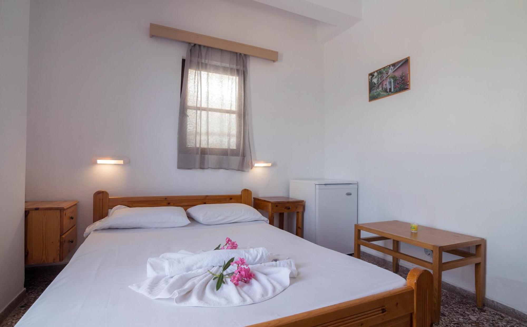 Minoa Sea Rooms Tsoútsouros Екстериор снимка